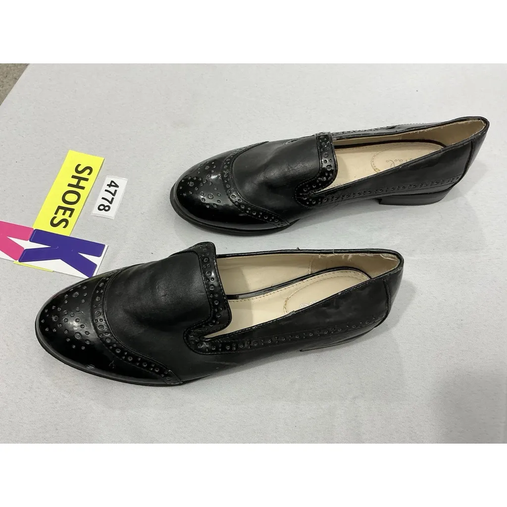 Womans Studio Paolo Slip On Loafers 8 M Black Round Toe Cut Out Detail Accents - Image 3