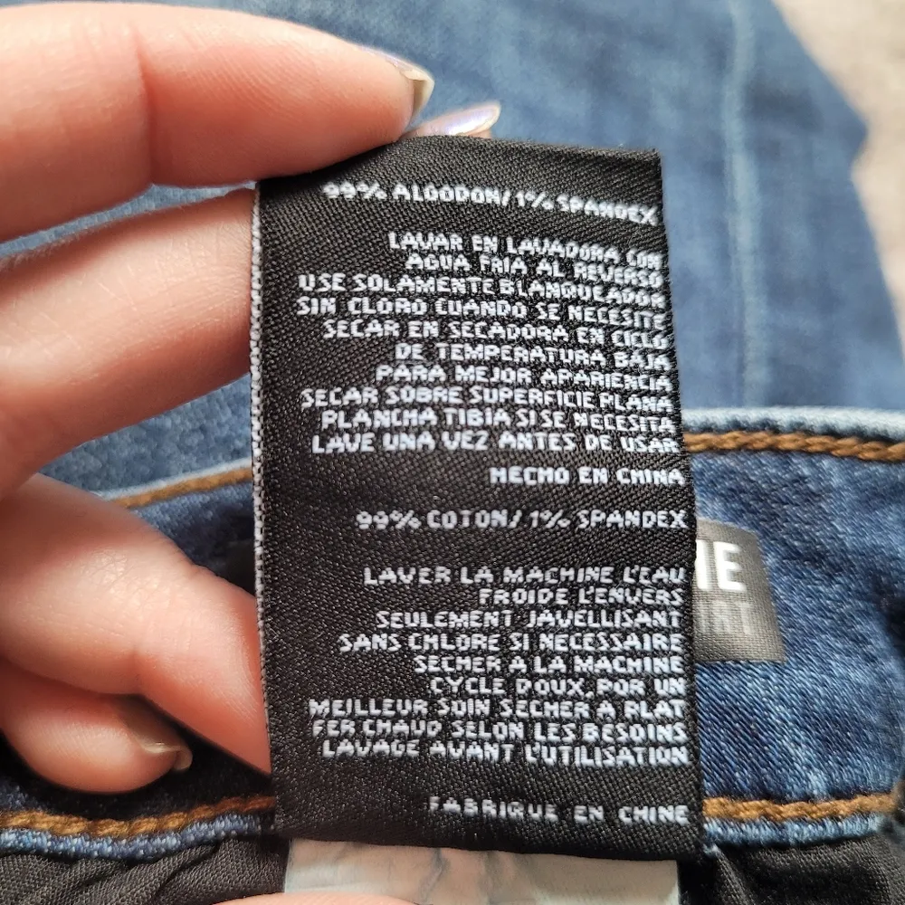 Kut from the Kloth Connie Step Hem Skirt - Image 11