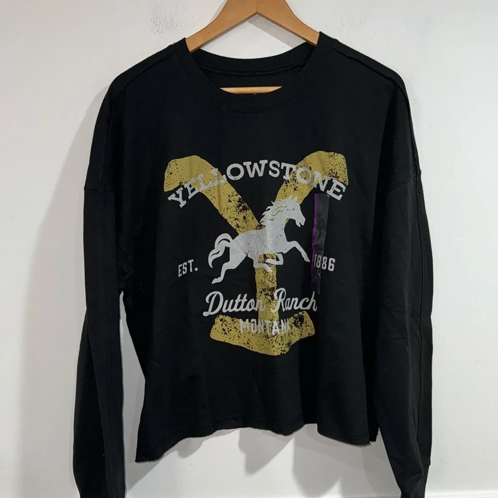 Yellowstone sweatshirt raw hem xl soft cotton polyester blend NEW Black - Image 4