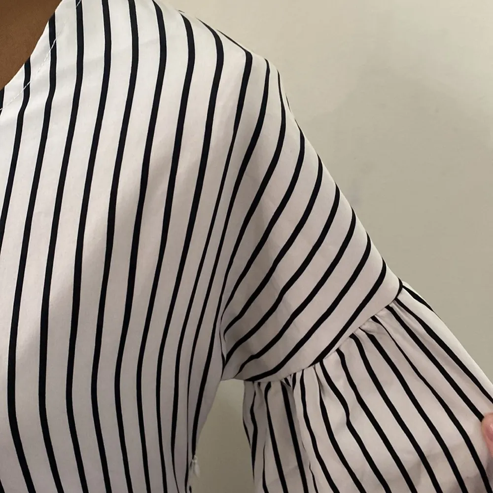 Abaya Addict Jet Setter white striped maxi dress gathered sleeves - Image 11