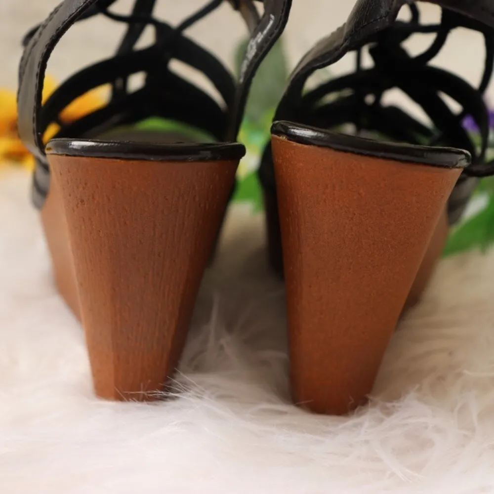 Rue 21 NWT  lightweight sandals in black - Image 3