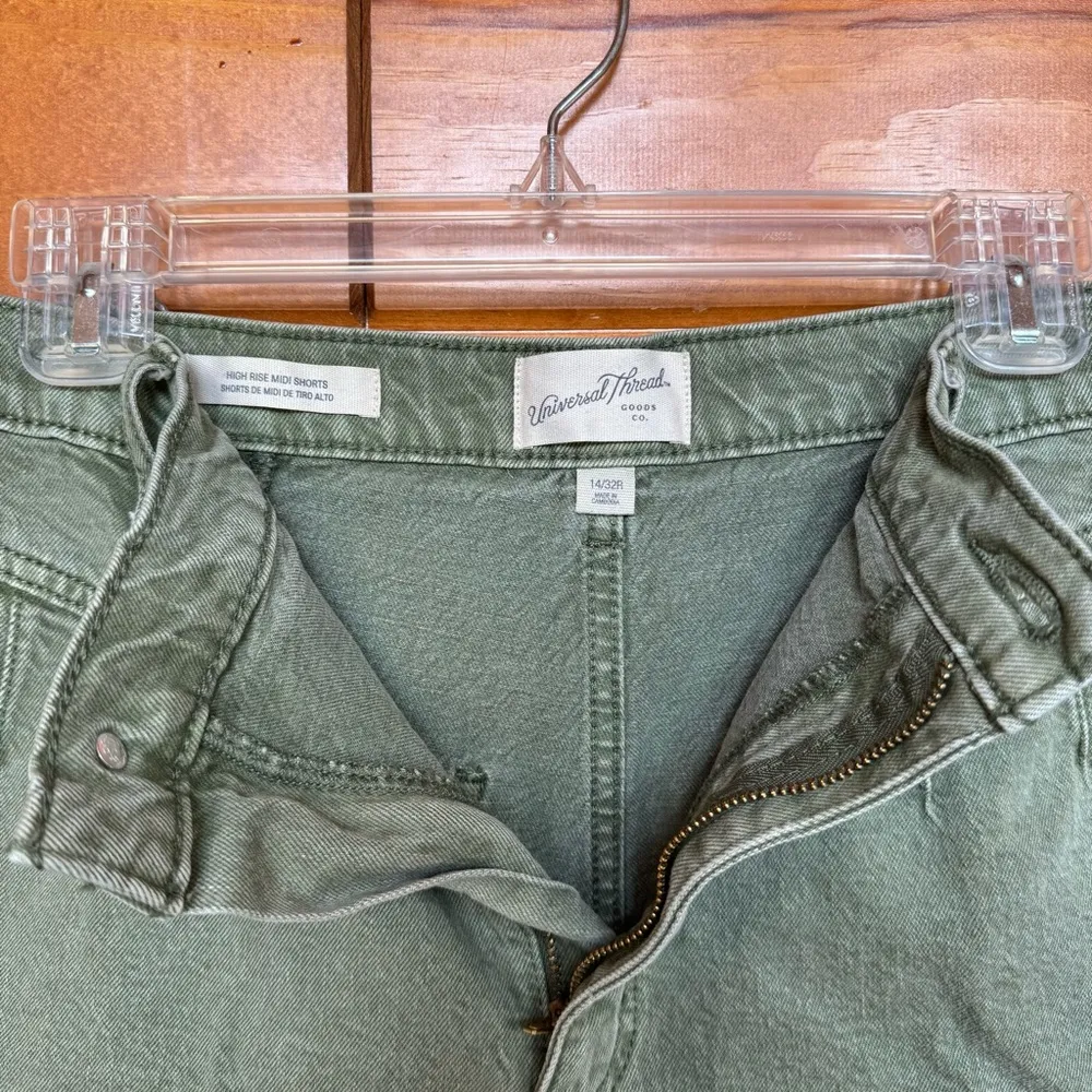 Universal Thread Green Denim High Rise Midi Shorts - Image 3