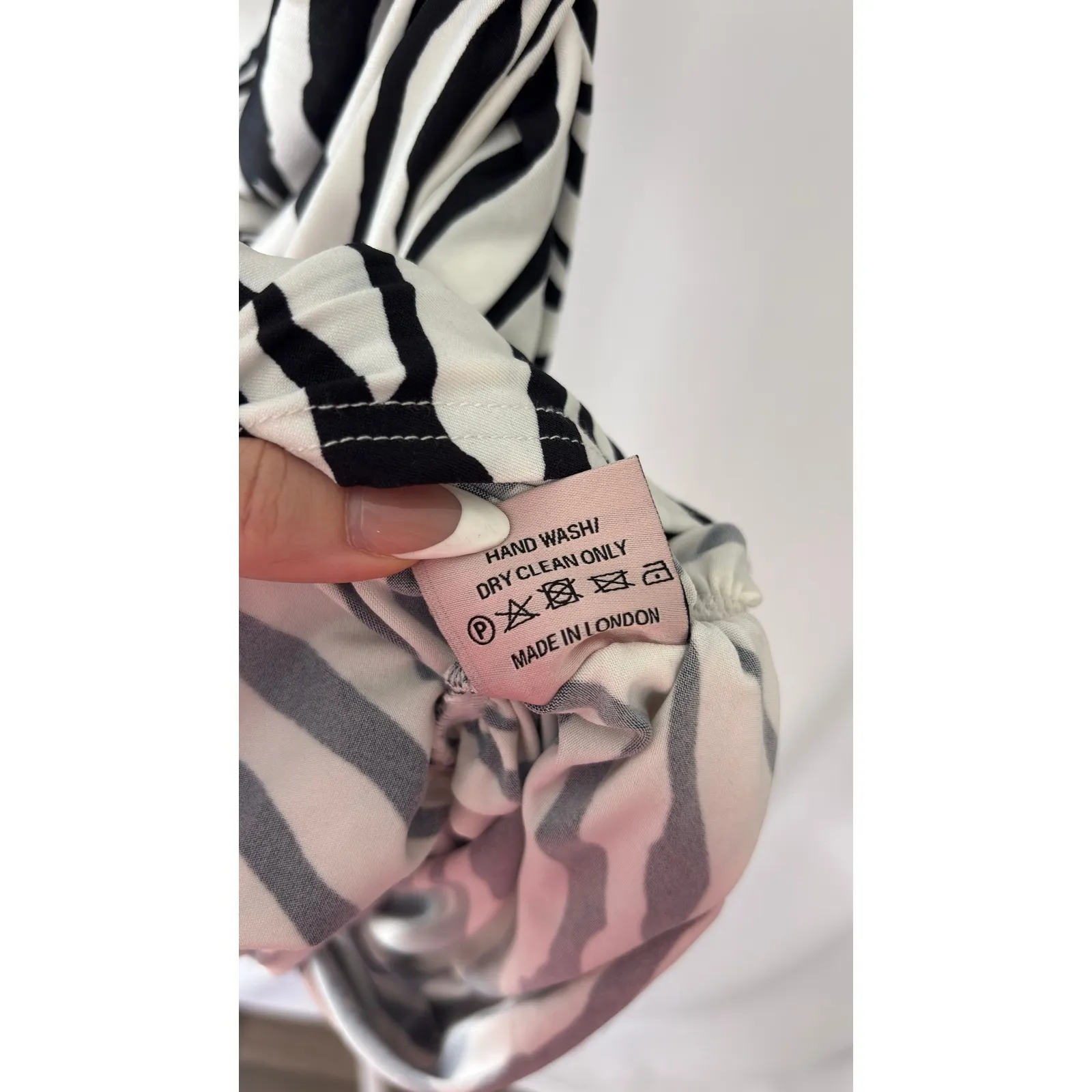 $385 NWOT MISCREANTS Zebra One Shoulder Ruched Bodycon Mini Dress Size 8 UK Black - Image 5