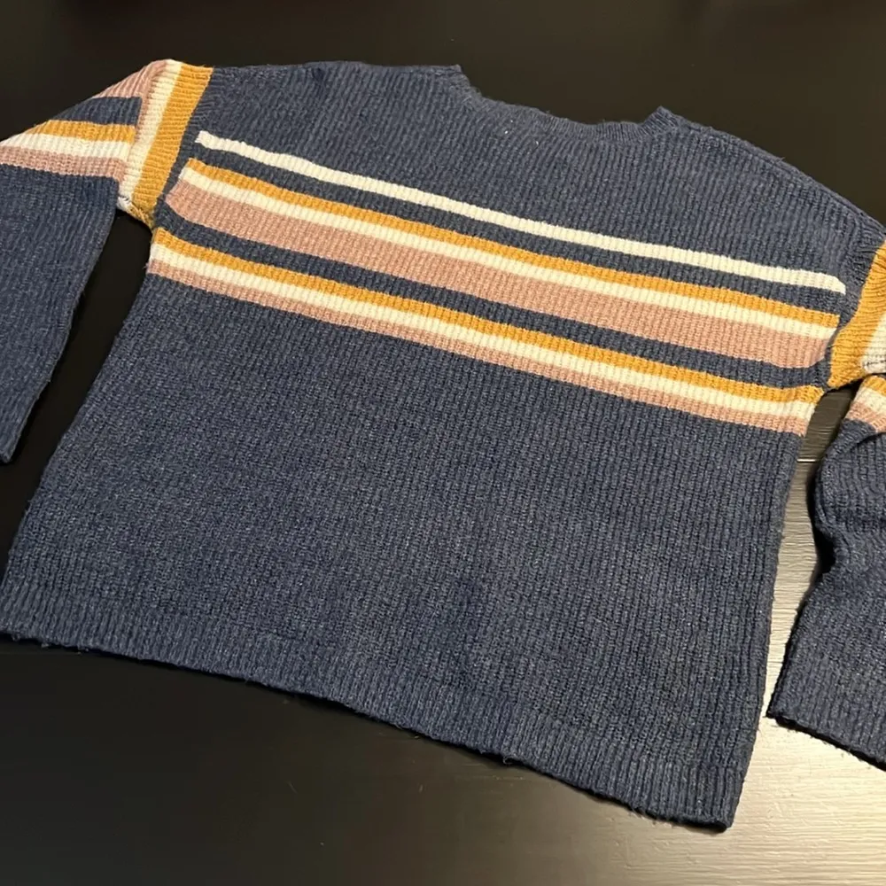 Hem and thread sweater - Image 5