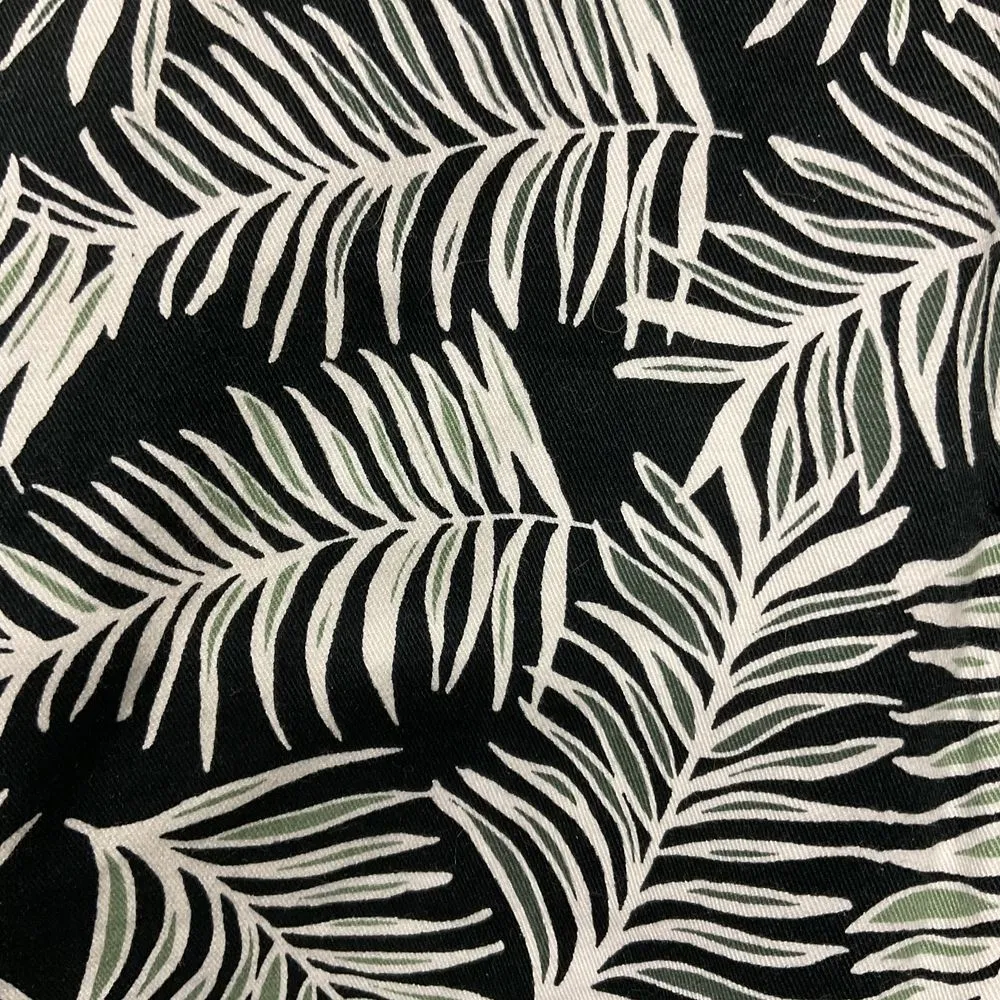 Khakis by Gap Women's New City 9" Bermuda Short Palm Print Black White Size 8 US - Image 8