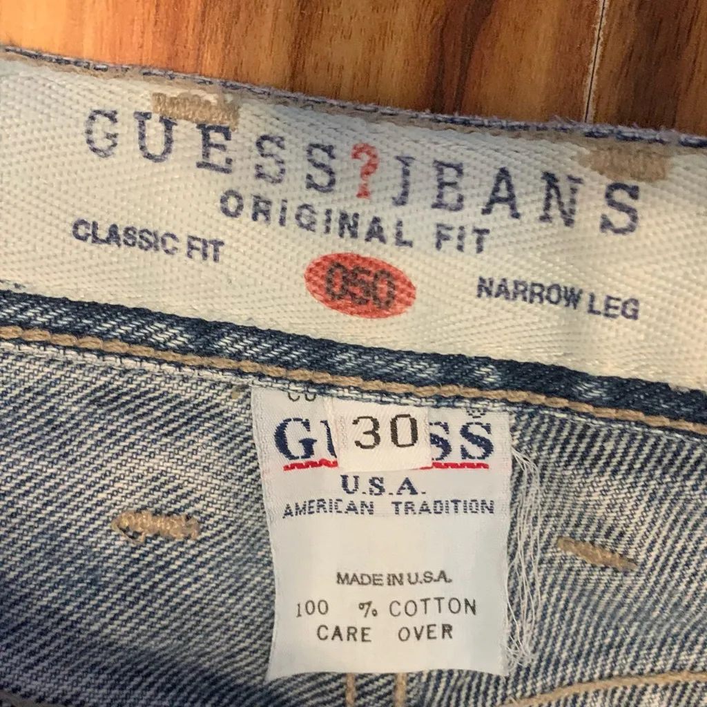 Guess Classic Fit Narrow Leg Woman Size 30 Jeans.        2246 - Image 4