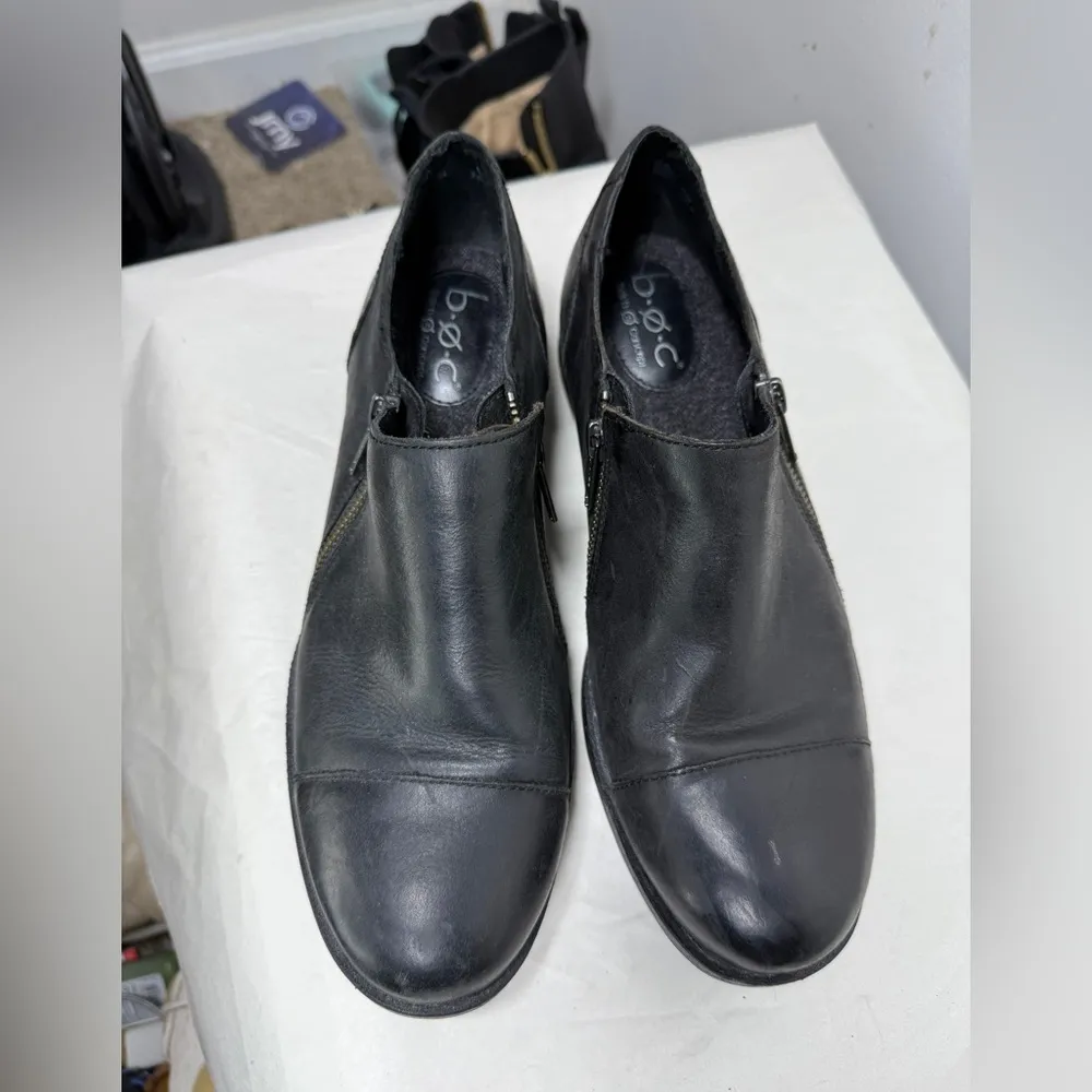 B.O.C. Black Leather D'Orleans Low Heel Zip Clogs Sz 9.5 - Image 2