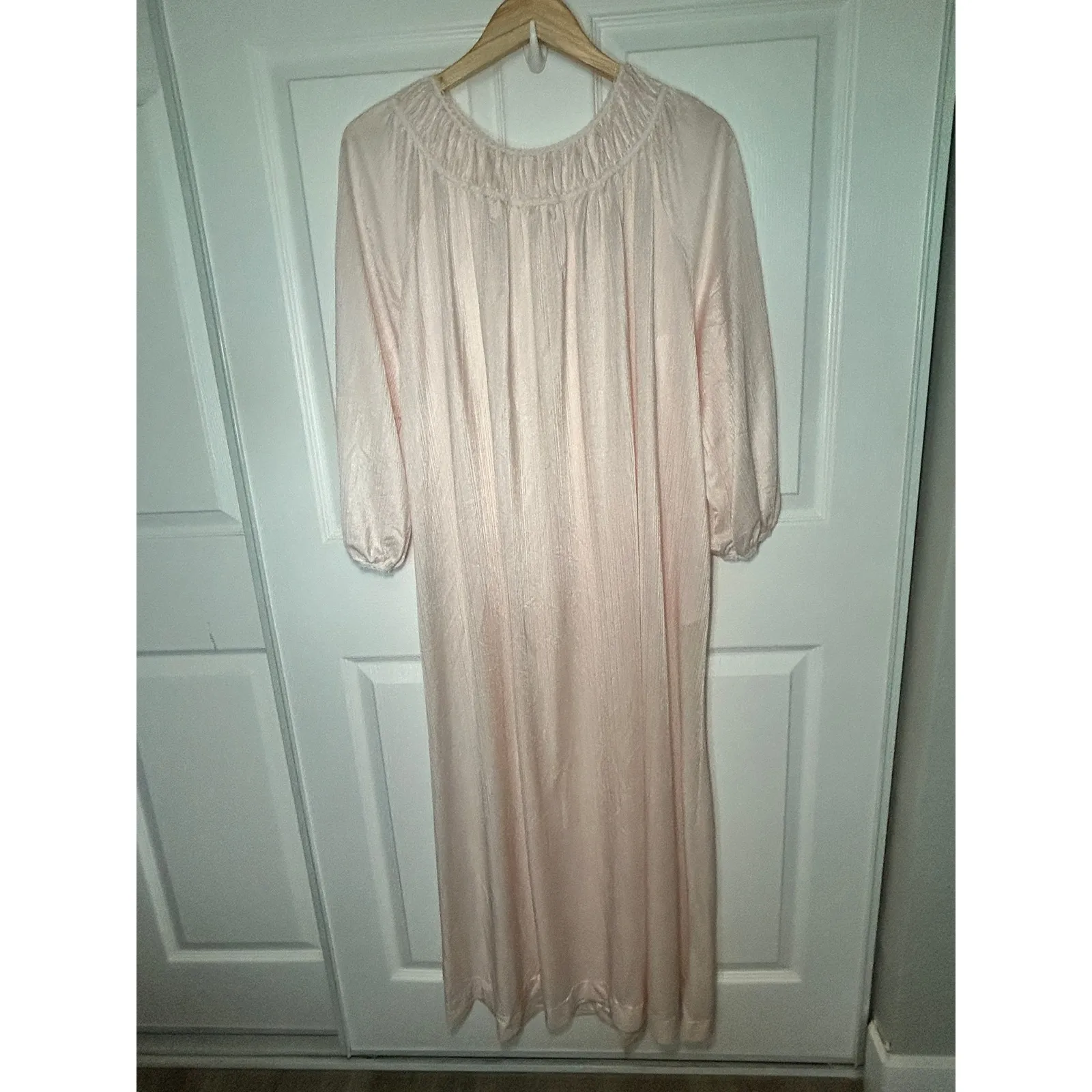 Lorraine Vintage Pink Long Sleeve Button Nightgown Robe Size Large w Pocket - Image 3
