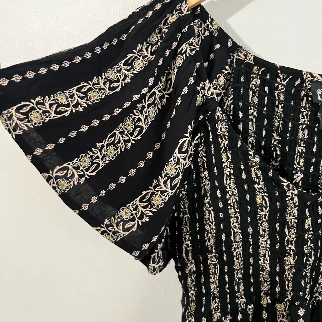 Angie Boho Smocked Babydoll Top Black Floral Flutter Sleeve Peplum Large - Image 3
