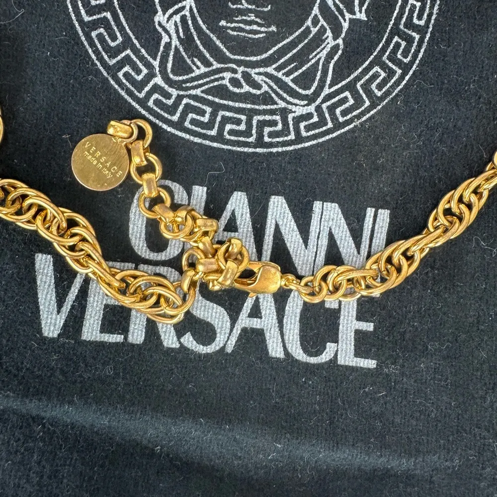 Versace  -RRRE- HRD TO FIND Gold Rope Chain Necklace with Medallions Crystals. - Image 9