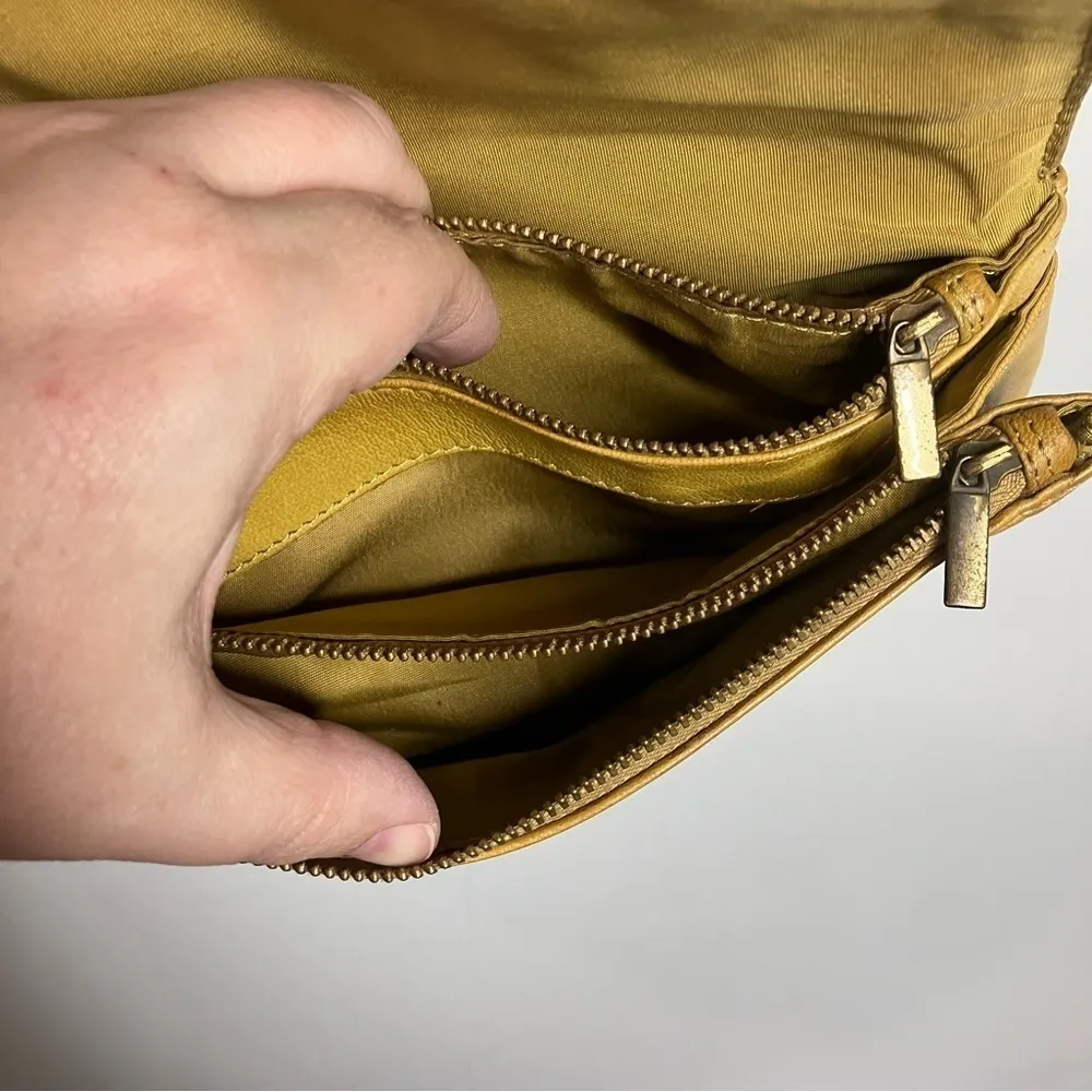 C & C‎ California golden yellow leather crossbody bag small size - Image 5