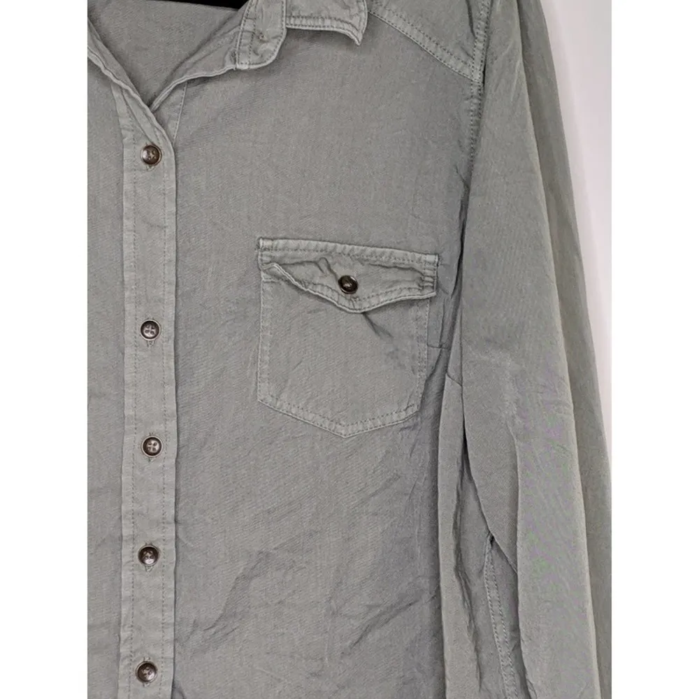 Torrid Rayon Button Shirt - Size 1 - EUC - Image 3