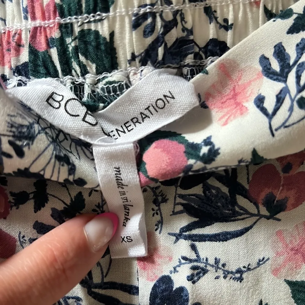 BCBGeneration Pull On Floral Lightweight Bell Bottoms - Image 2