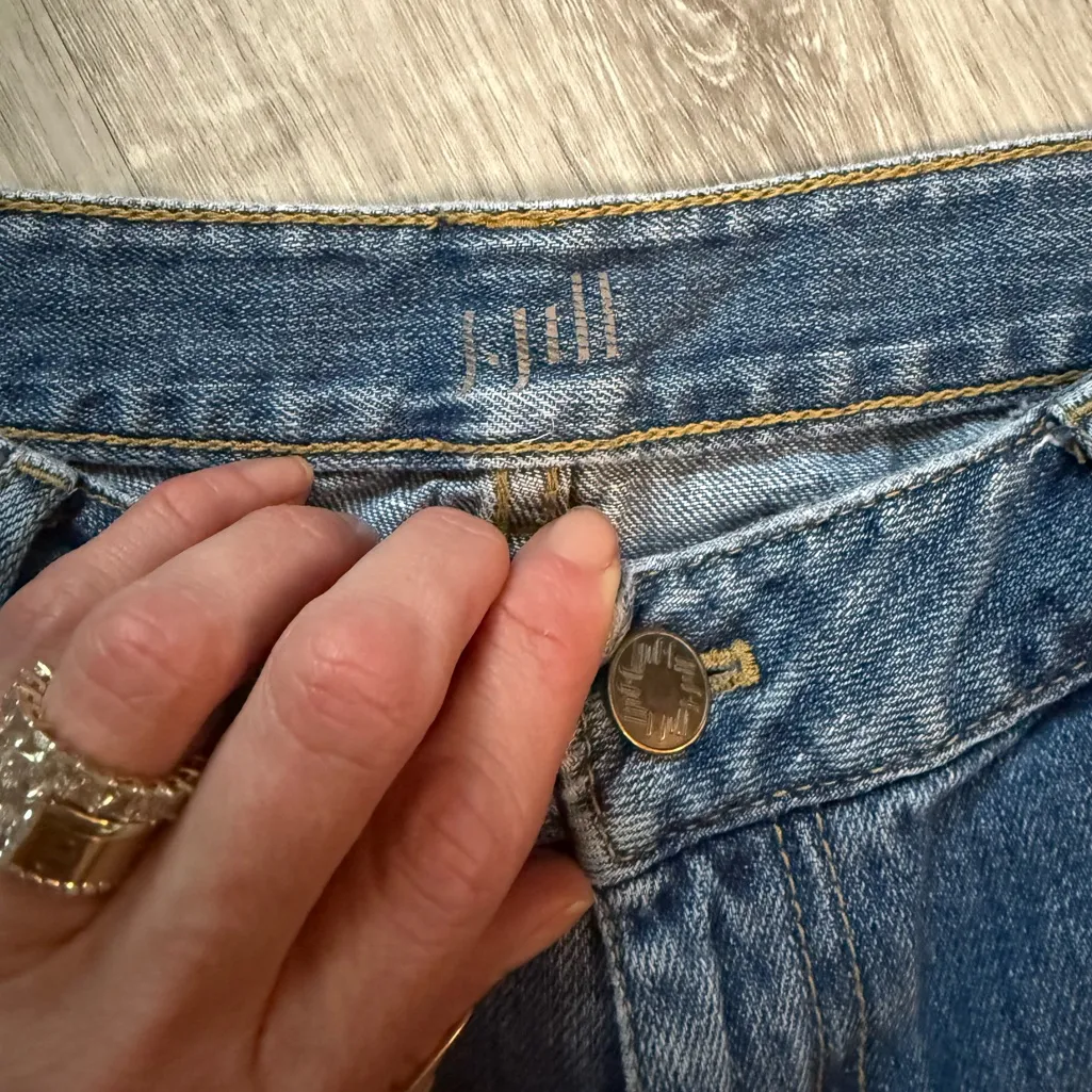 💙J•Jill•Relaxed Fit•Boyfriend•Blue Jean Shorts💙 Blue Size 4 - Image 2