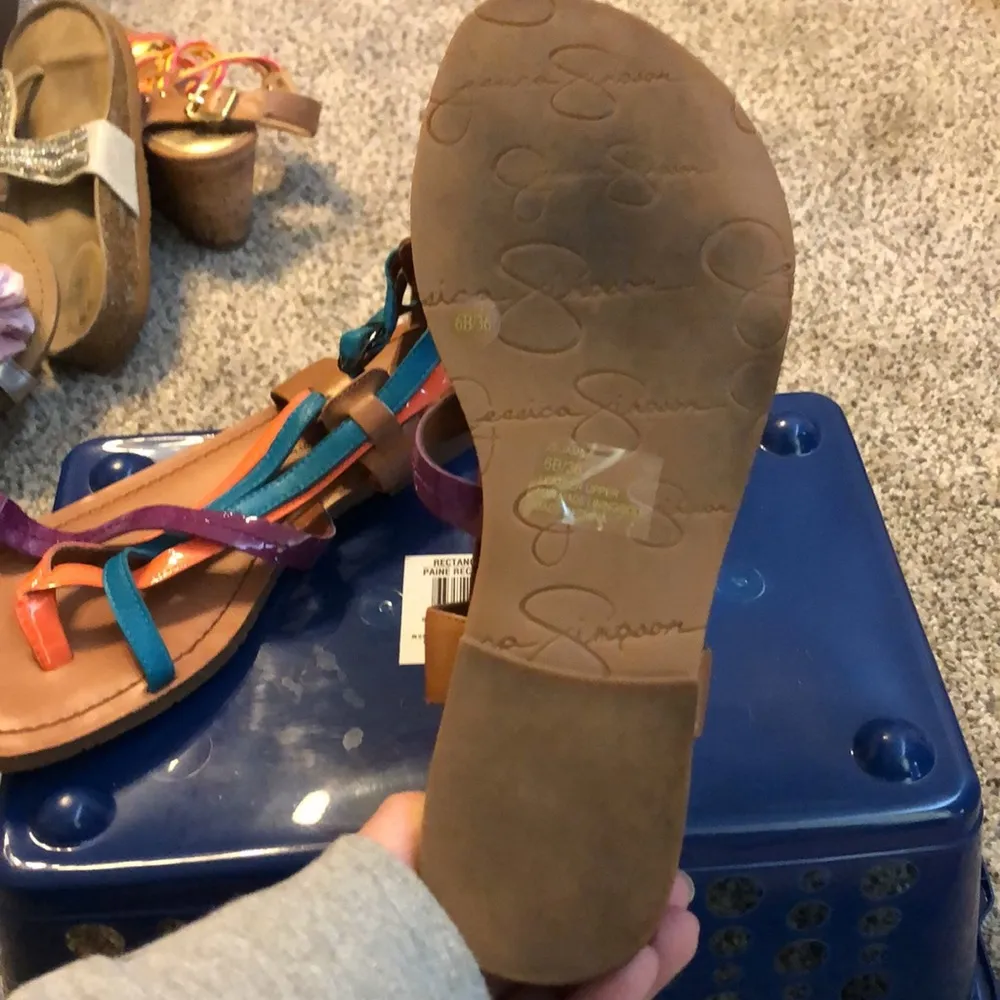 Jessica Simpson sandals - Image 4