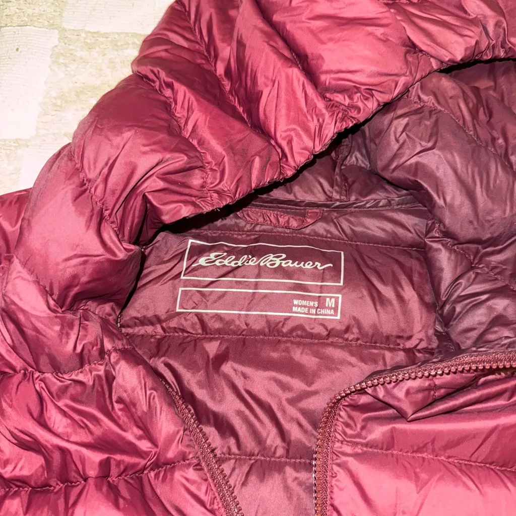 Eddie Bauer Size Medium CirrusLite Down Parka - Image 4