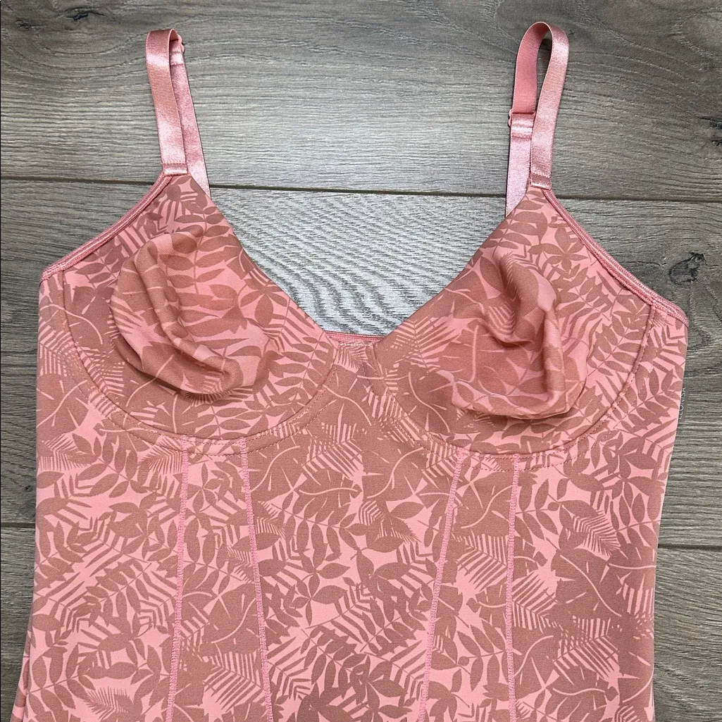 Leonisa  Shaping Underwire Convertible Bodysuit Pink Size 38 - Image 2