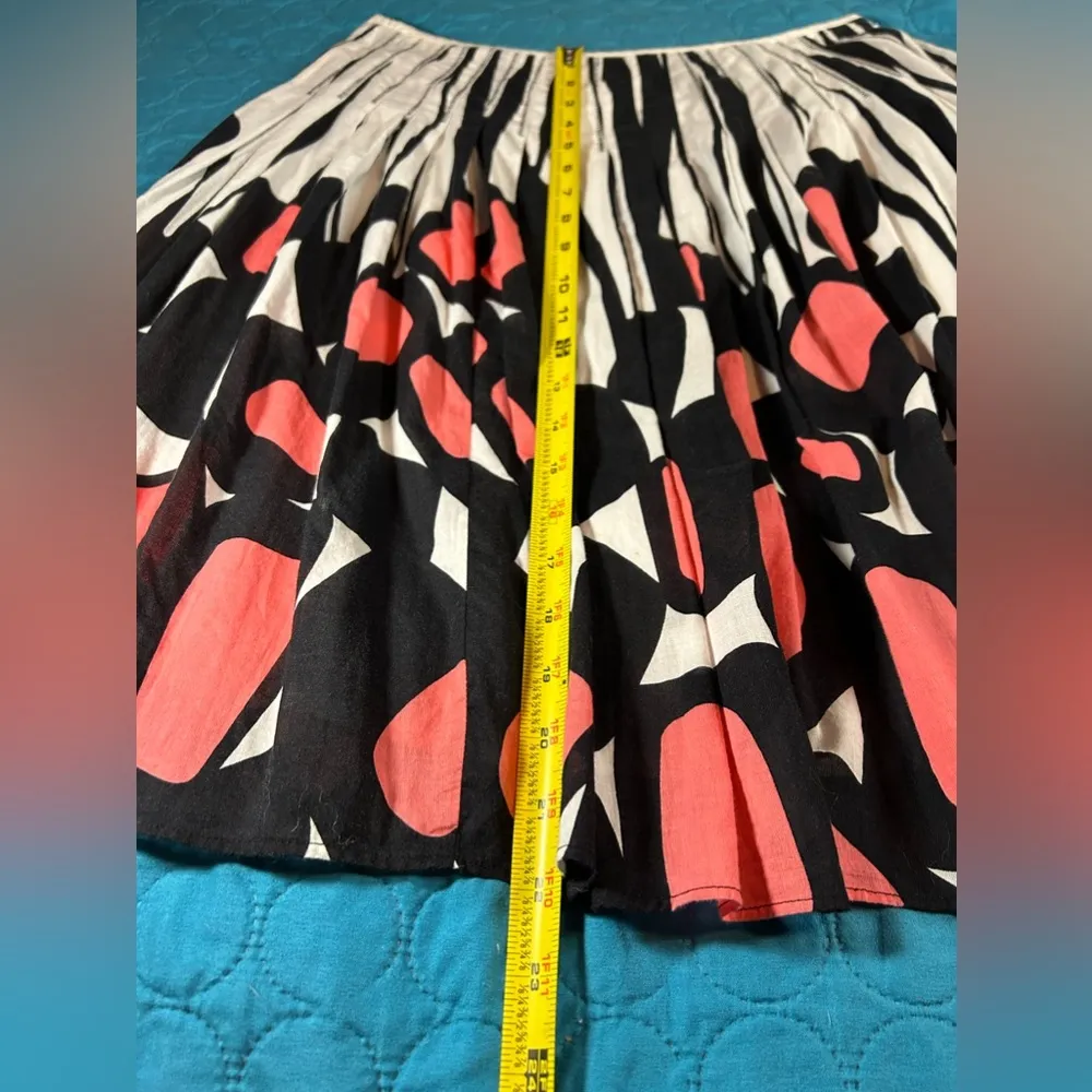 Y2K White with Abstract Print Skirt Size 6 - Image 10