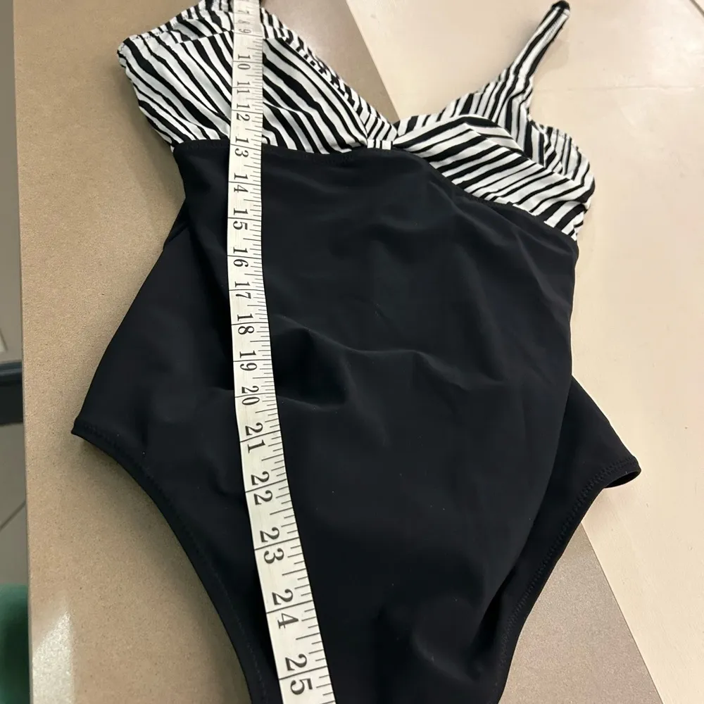 Swimsuit Stylish Black and White Striped Swimsuit see pictures for size Size undefined - Image 10