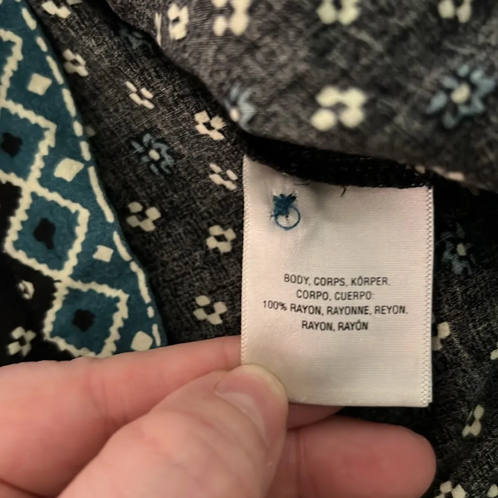 Akemi + Kin x Anthropologie Sleeveless Patterned Top Size Small - Image 9