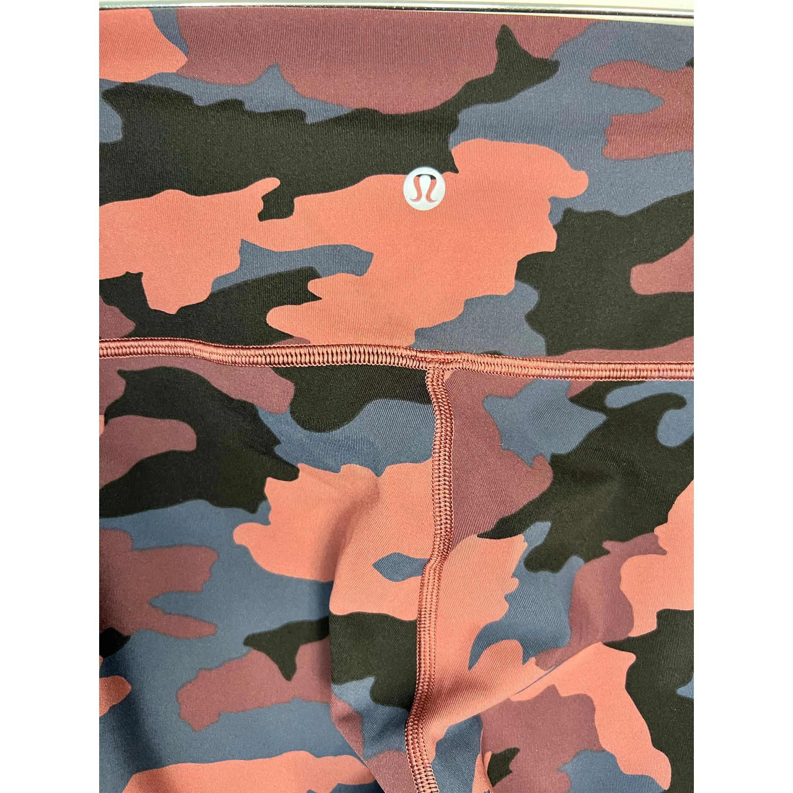 Lululemon Wunder Under High-Rise Tight 28” Sz 6 Camo Smoky Red Night Sea Multi - Image 6