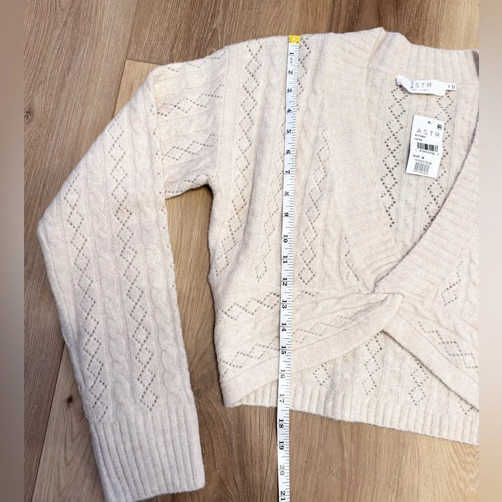 NWT  the Label Knot Front Cropped Sweater Cream / Size M - Image 13