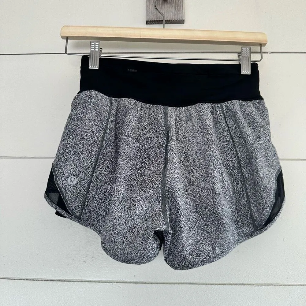 Lululemon Women’s 4 Hotty Hot Short Naked Fractal Alpine Athleisure Athletic - Image 2