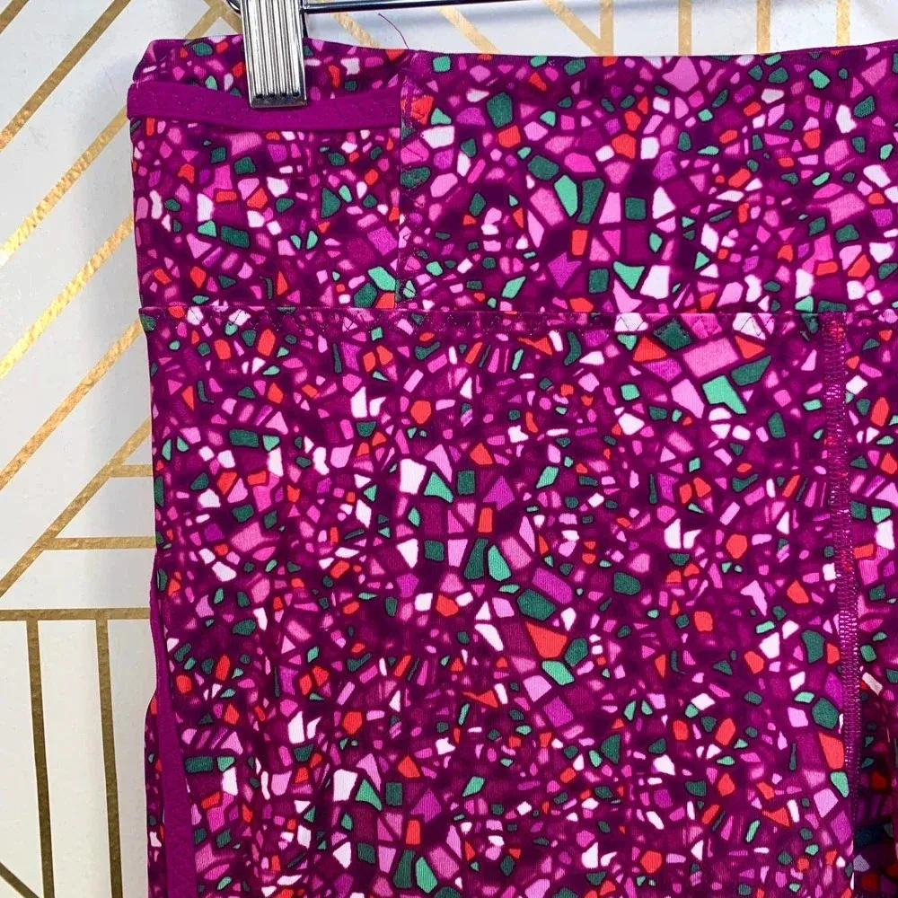 Lululemon‎ Real Quick Crop Paradise Camo Regal Plum - Image 4