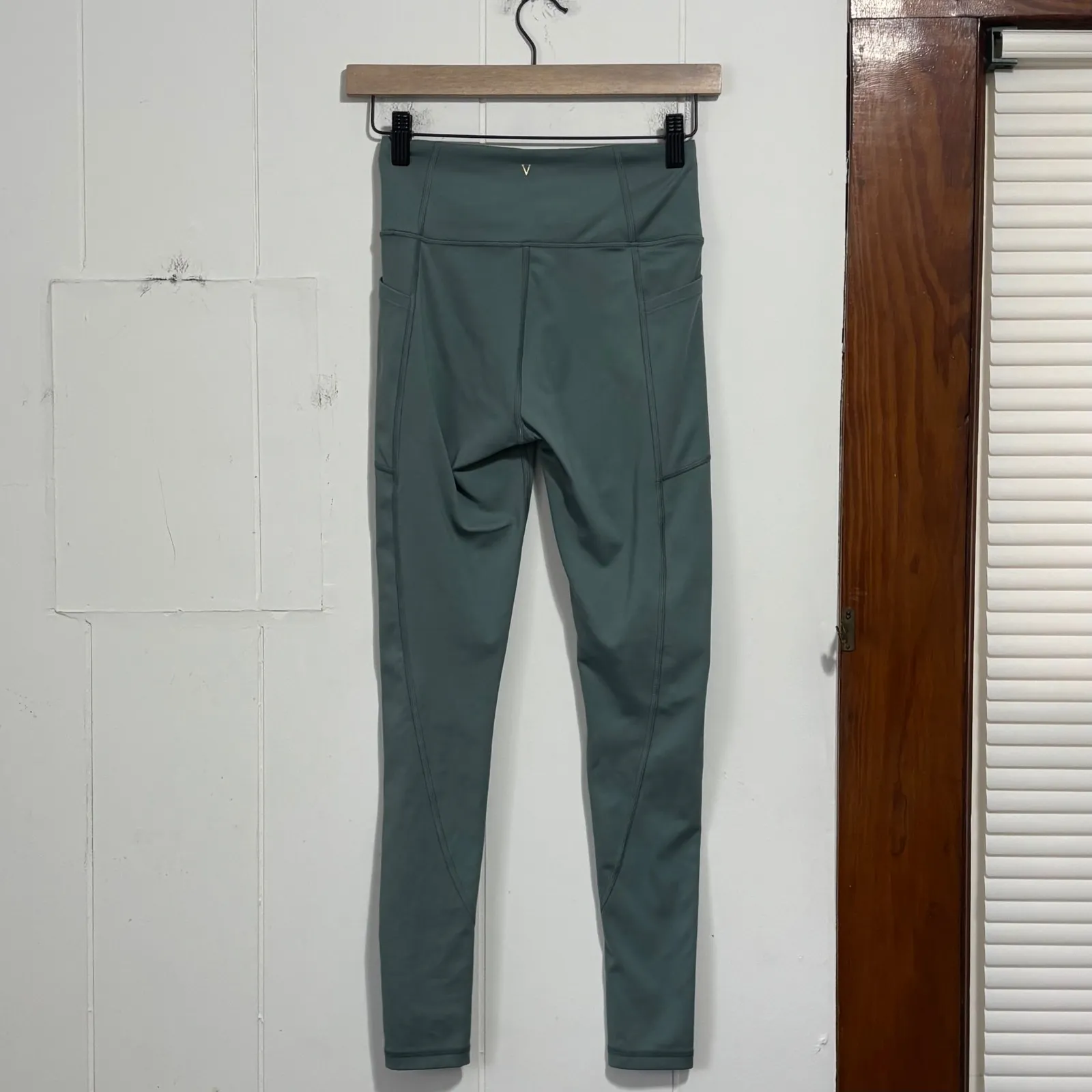 Victoria's Secret PINK High Waist Pocket Leggings Sage Green size 4 - Image 4