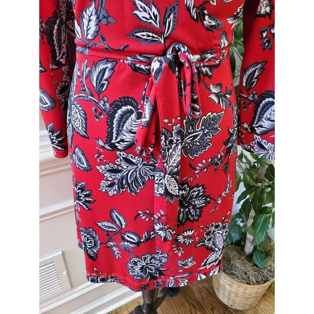 Glamour Women Red Floral Polyester V - Image 4