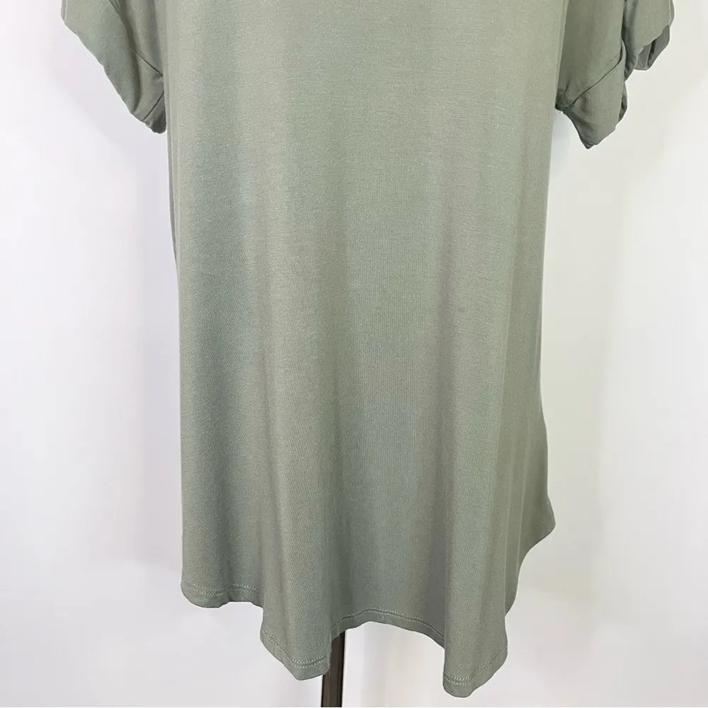 ZENANA Olive Green V-Neck Short Sleeve Top Small - Image 3