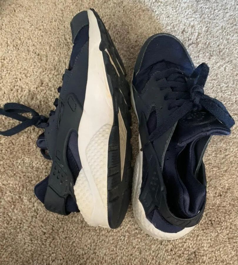 Nike Navy Blue Huaraches - Image 2