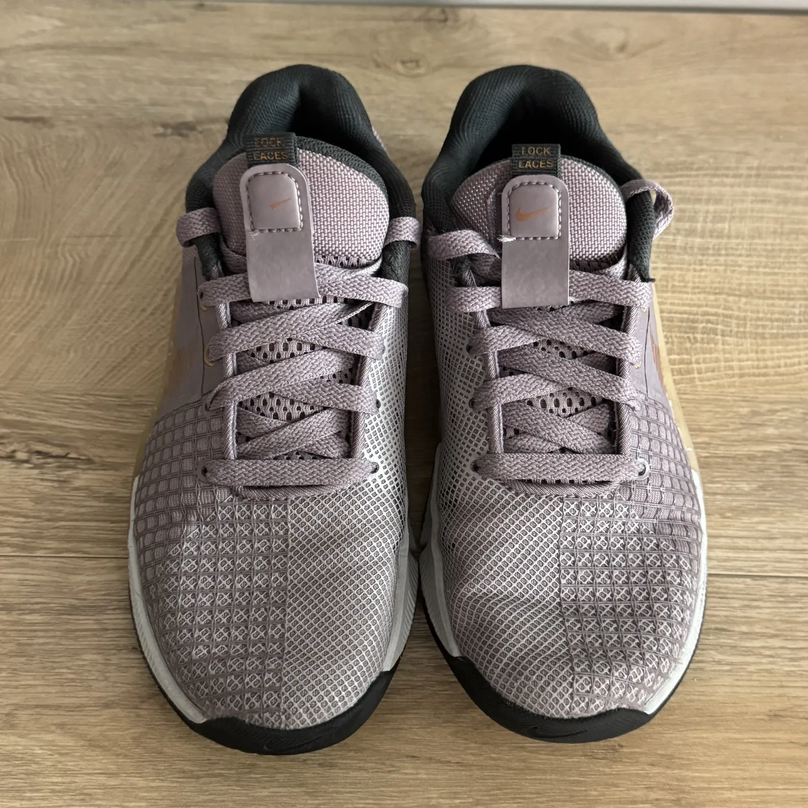 Nike‎ Metcon 8 Flyease React Training Shoes Women 6.5 Purple Orange Gym Sneaker - Image 4