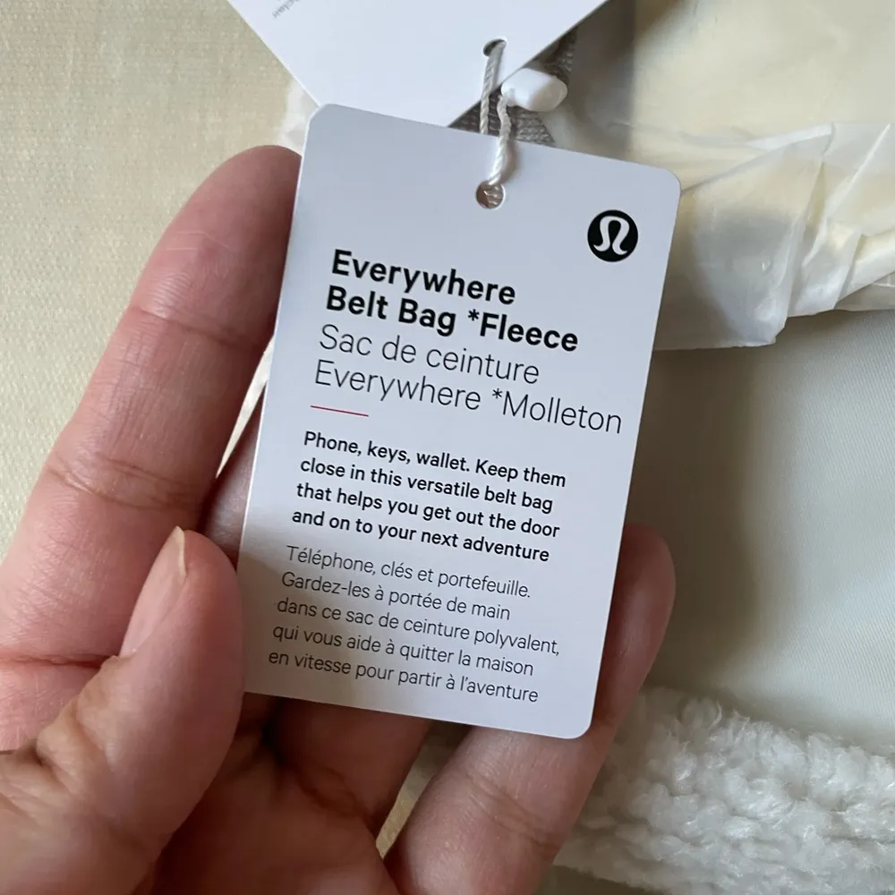 Belt Bag 1L Fleece - White Opal/Gold - Image 9