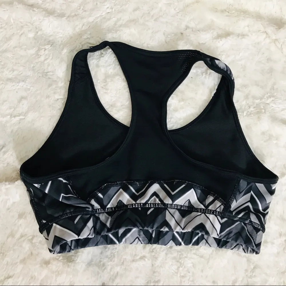 Adidas TechFit Climacool Black & Silver Sports Bra Size Small - Image 5