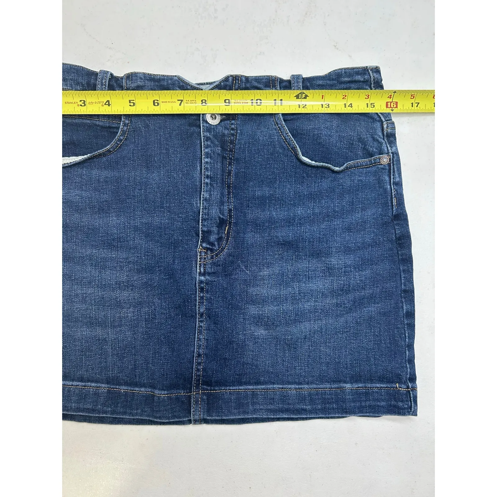 Free People We The Free Blue Denim Mini Skirt in Size 30. - Image 4