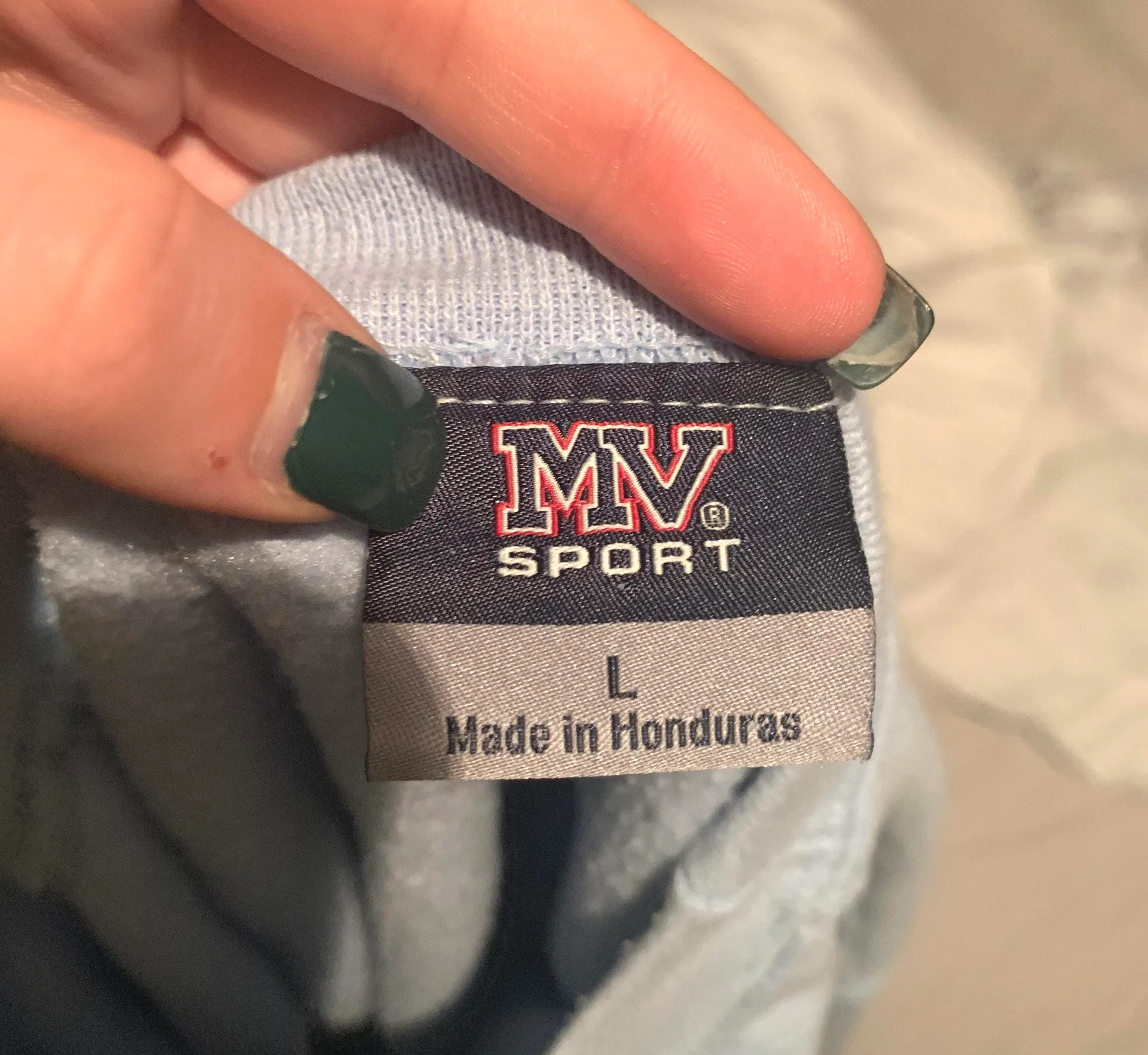 UNH light blue crewneck. size womens large. - Image 3