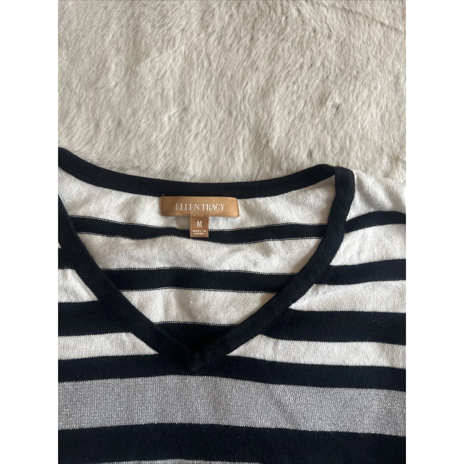 ELLEN TRACY Women's black  white striped sweater metallic threads.Size‎ M - Image 2