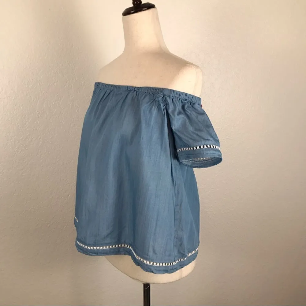 Bebe chambray off the shoulder boxy fit top L - Image 3