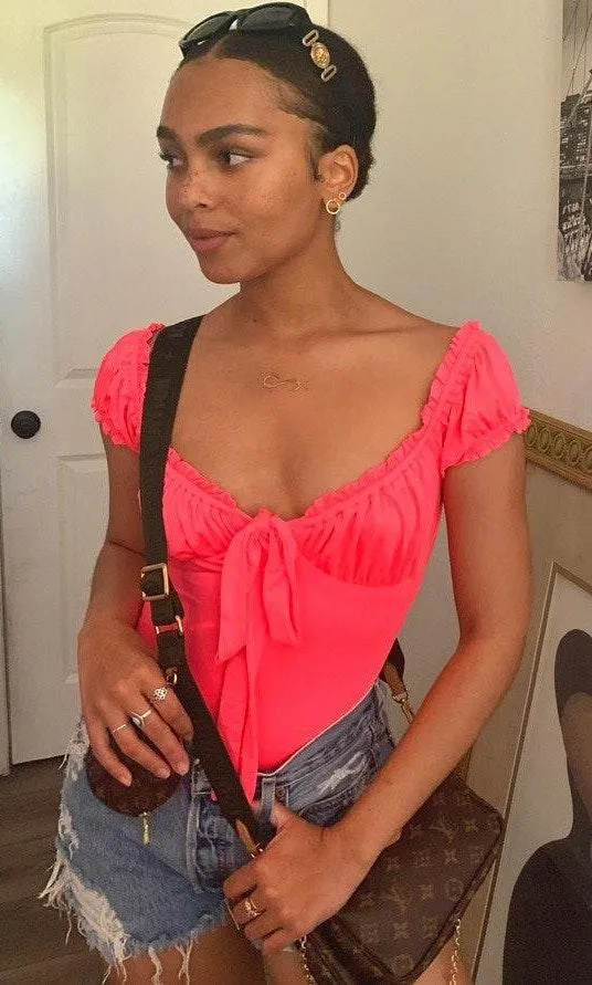 NWT Tie Off Shoulder Ruched Bodysuit Pink - Image 2