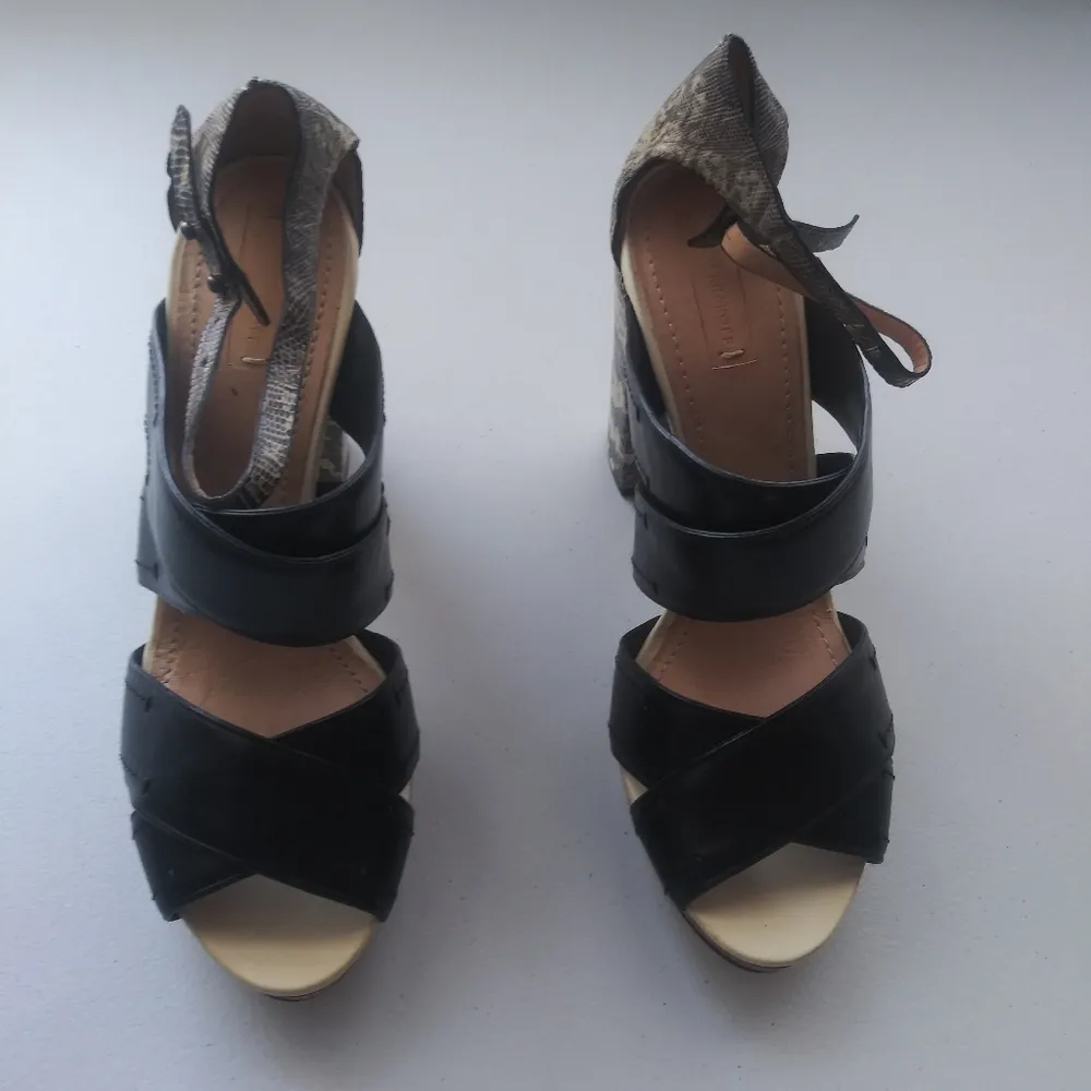 Reed Krakoff Black and Tan Snake Skin Leather Block Heels Edgy Contemporary Sz 9 - Image 4