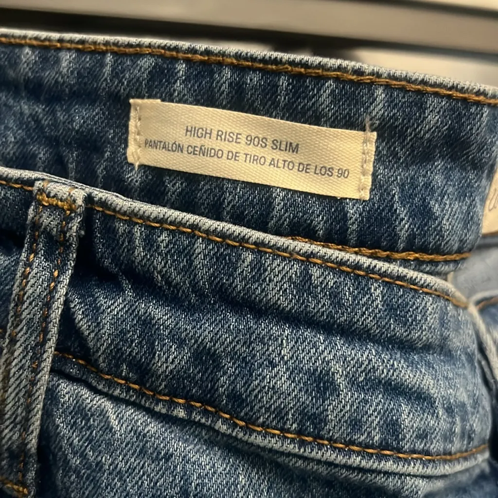 Universal Thread High Rise 90s Slim Leg Medium Wash Size 28R Plus - Image 3