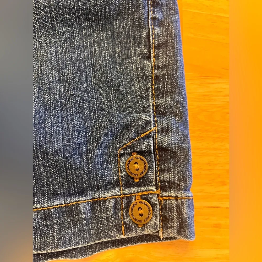 Gloria Vanderbilt Blue Jean Shorts w side button detail essential slimming sz 14 - Image 5