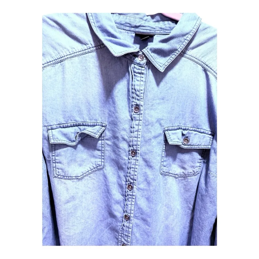 Women’s Torrid Size 2 Blue Denim Casual Button Down Shirt 2XL - Image 2