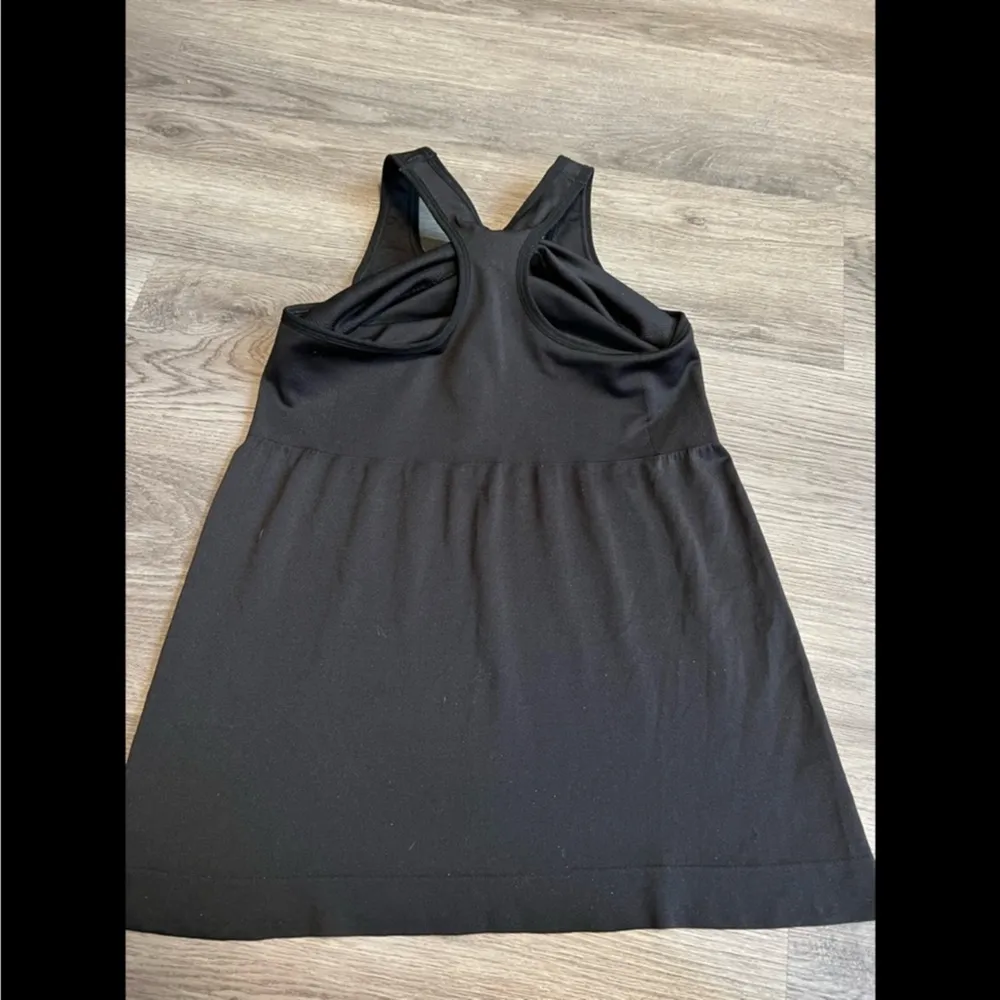 Patagonia Black Racerback A-Line Relaxed Seamless Shelf Bra Tank Top Size Medium - Image 2