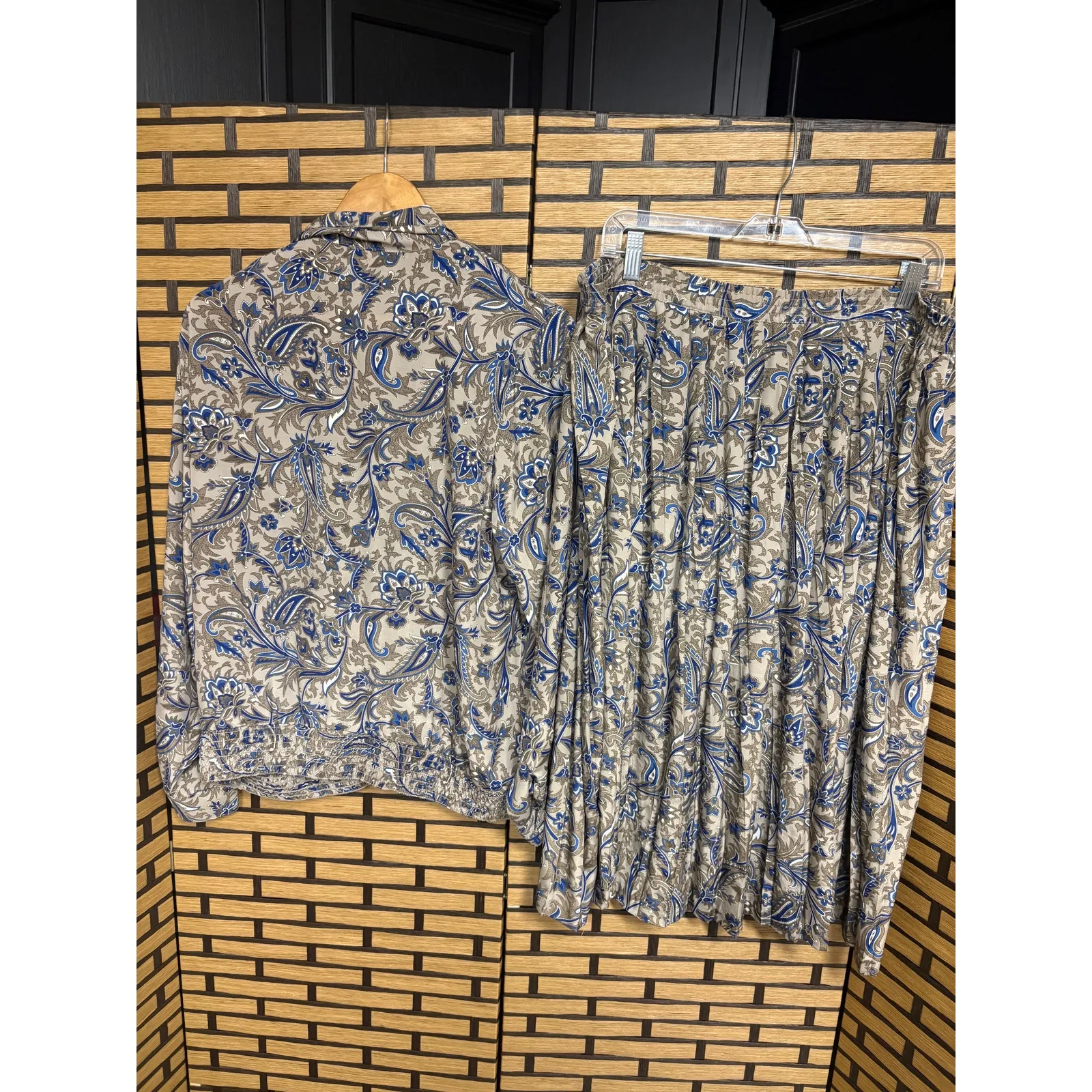 Alfred Dunner Brown And Blue Paisley Two Piece Skirt Size Size 14/16 - Image 2