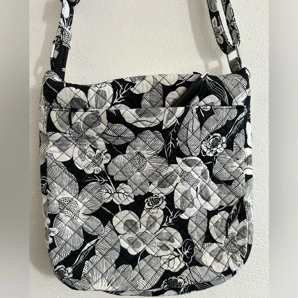 Very Bradly quilted black and white‎ floral cross body purse adjustable - Image 7