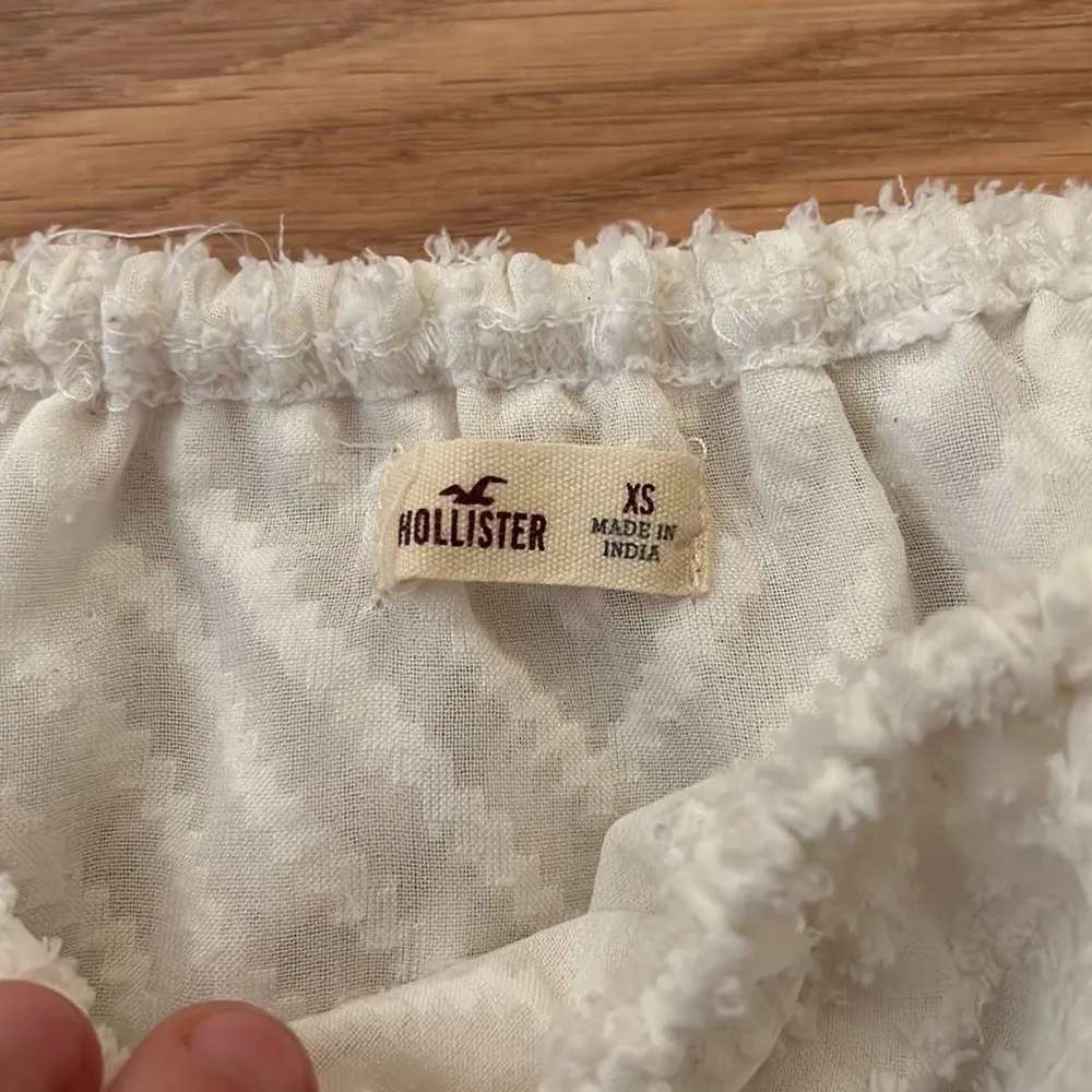Hollister white off the shoulder top size XS - Image 3