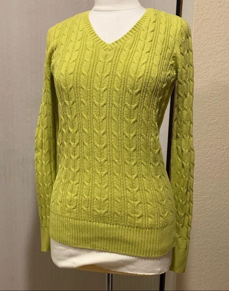 Long sleeve Cable knit V neck sweater size S tall - Image 3