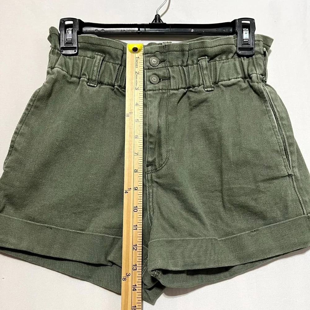 Hollister Mom Shorts Women's 1/25‎ Olive Green Ultra High-Rise 3" Slash Pockets - Image 3